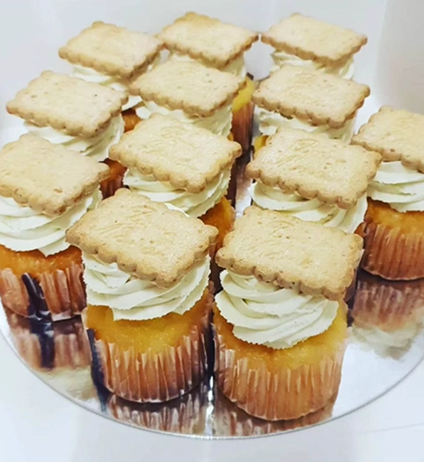 Gâteau artistique sur mesure avec des ingrédients frais chez JELENA'S CAKE à Vedène (84)